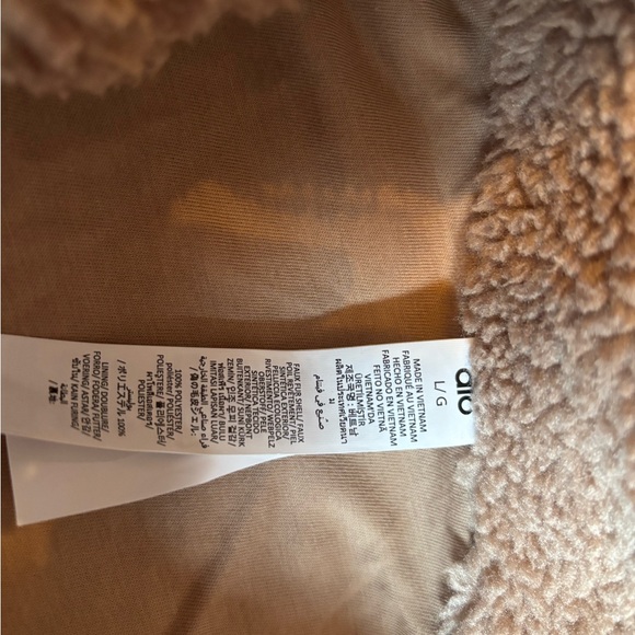 ALO Yoga Foxy Sherpa Jacket(Chai Latte) - Picture 3 of 4